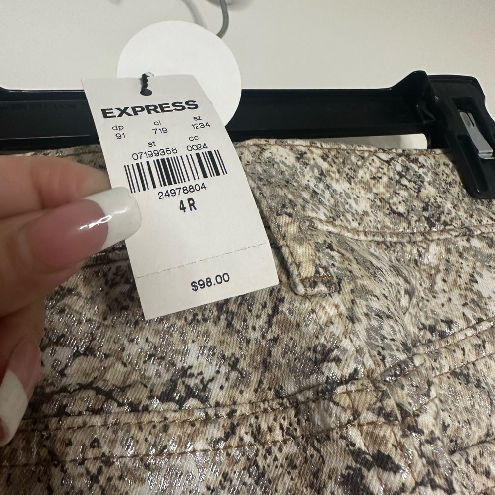 New Express Skinny Mid Rise Jeans - Picture 6 of 6